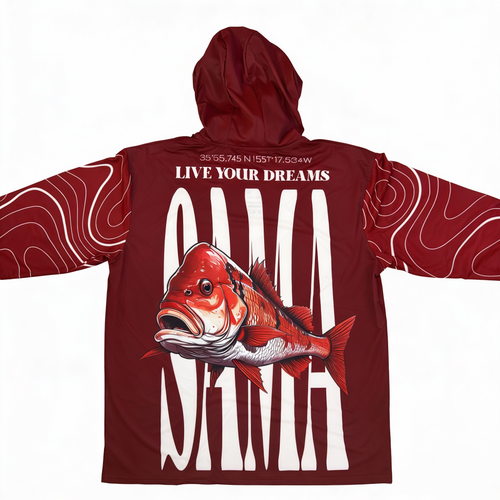 Camiseta de pesca roja con capucha TUNAROAD, vista trasera con diseño OAMA y pez rojo ‘Live Your Dreams
